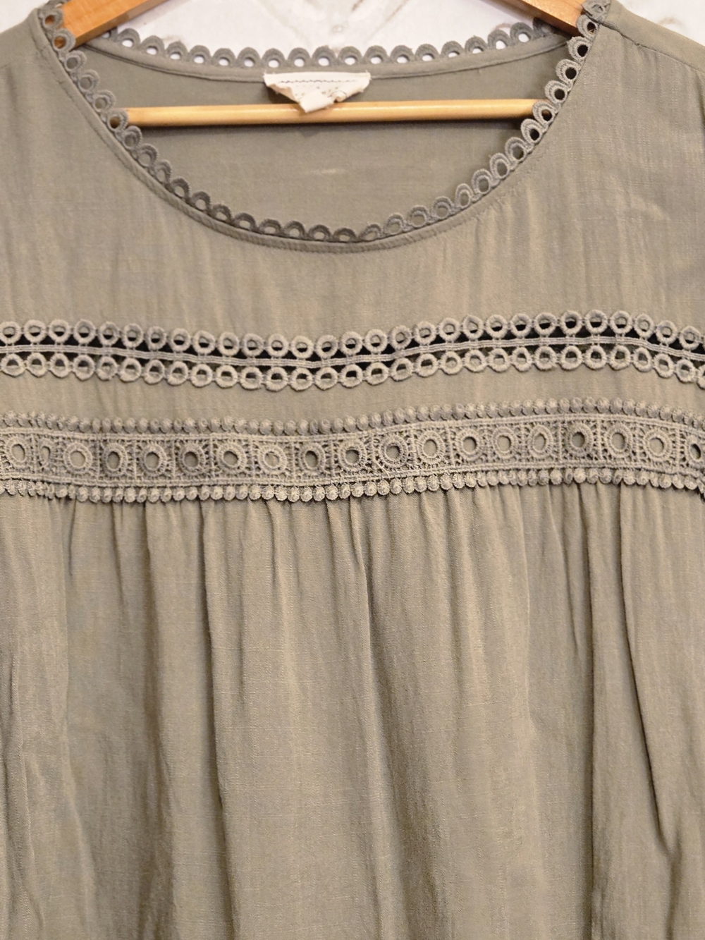 Flower & Feather Bohemian-Olive Green Crochet Trim Women's Blouse Top Plus 3X - Picture 7 of 9